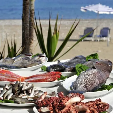 Petreris Dyo - Lovely 3 Bedroom With Pool